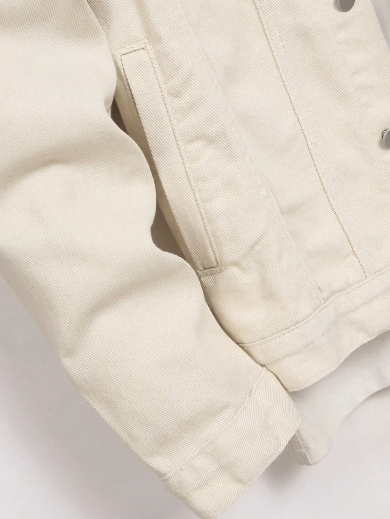 Solid Color Denim Casual Off-White Jacket, Bright and Refreshing, Fully Packed with a Youthful Vibe, Suitable for Spring and Aut