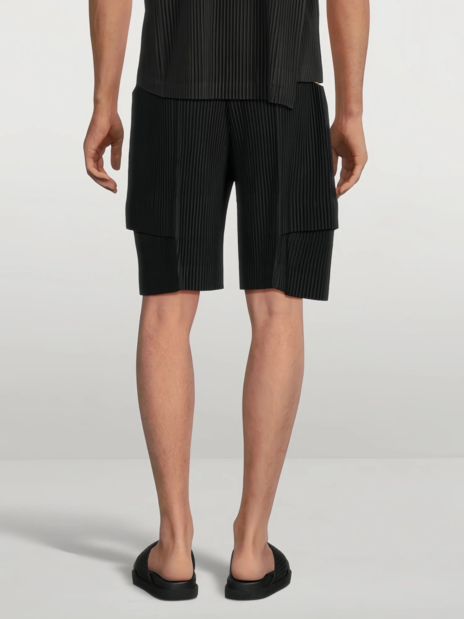 Miyake Pleated Plisse Cargo Shorts Men Loose Knee Length Summer Casual Bermuda Shorts Wrinkle Resistant