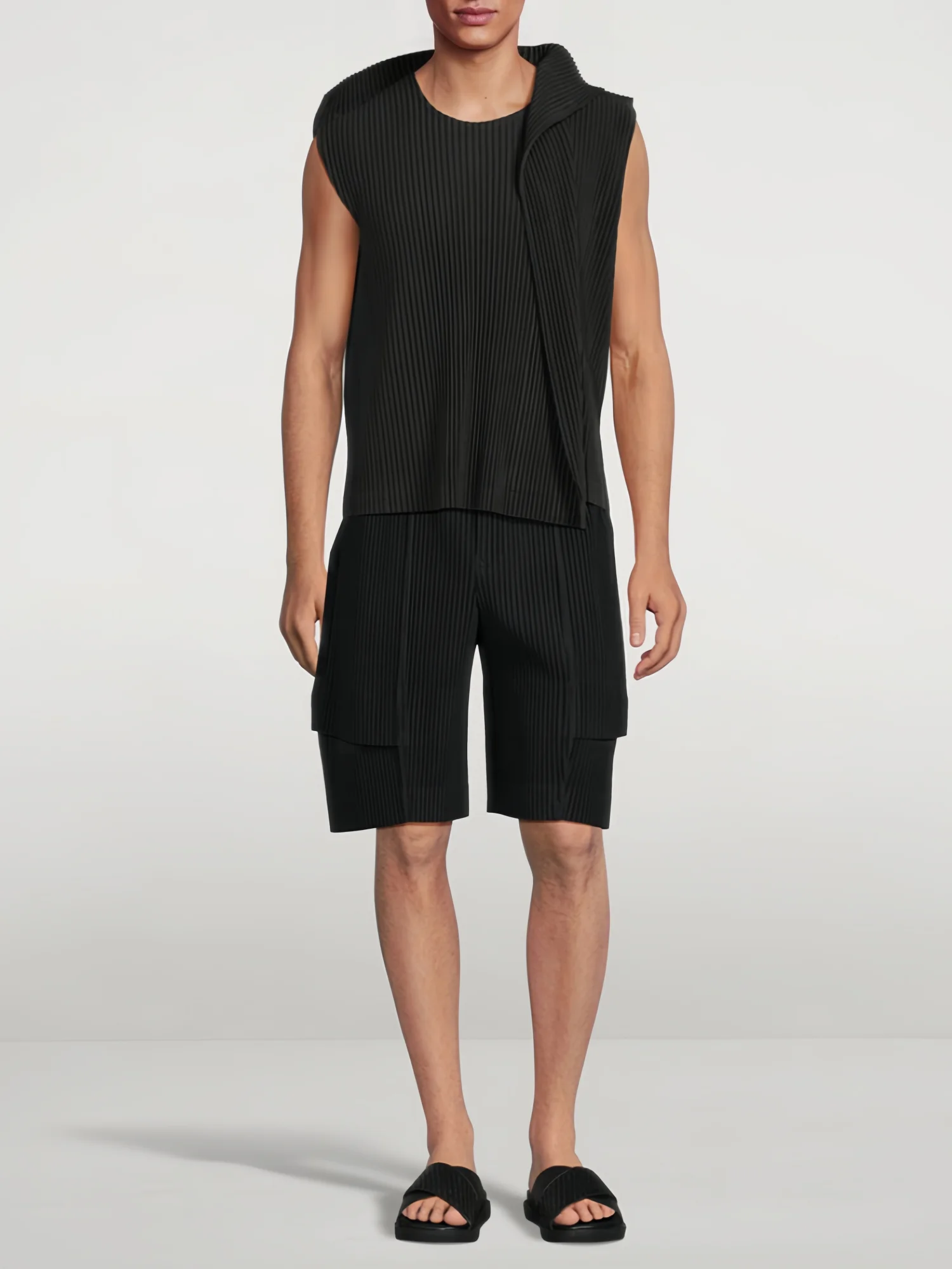 Miyake Pleated Plisse Cargo Shorts Men Loose Knee Length Summer Casual Bermuda Shorts Wrinkle Resistant