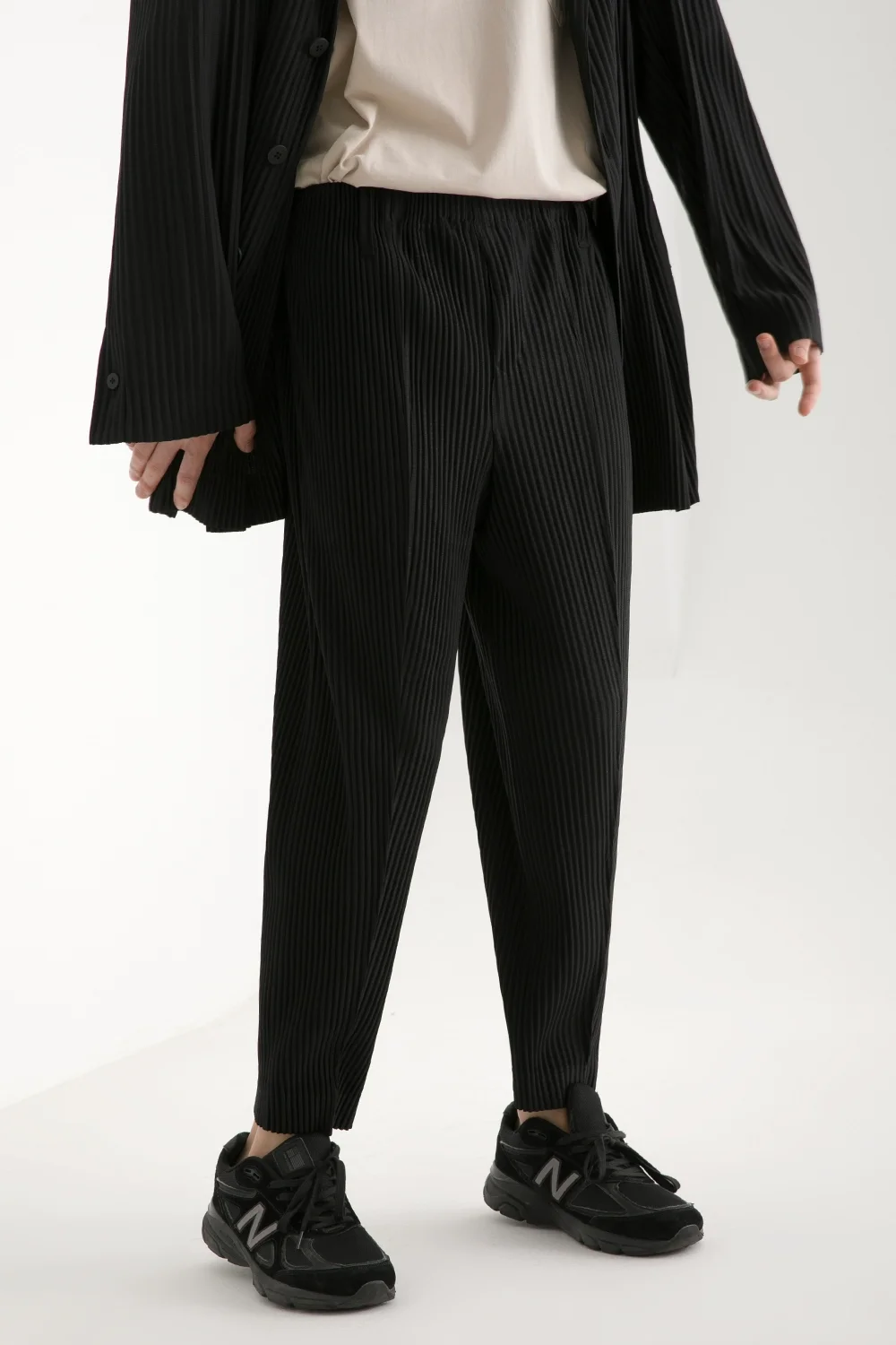 Miyake Pleated Pants Fashion Costume Japanese Streetwear Men Pants Comfortable Black Stretch Suit Pants