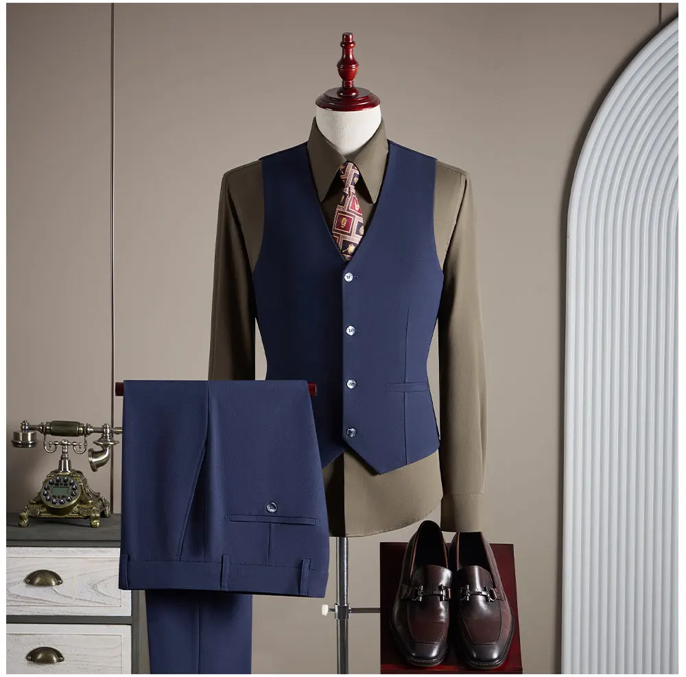 High-quality, Fashionable and Stylish Plus-size Men's Solid-color Suit Set, Men's Three-piece Set, One-button Casual Suit