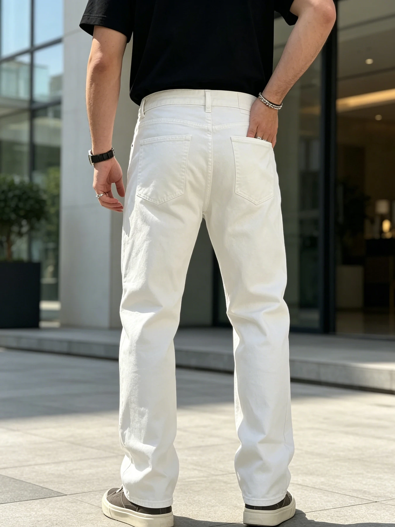 High-End Feeling Pure White Men's Jeans, Loose Wide-Leg Style That Flatters the Legs