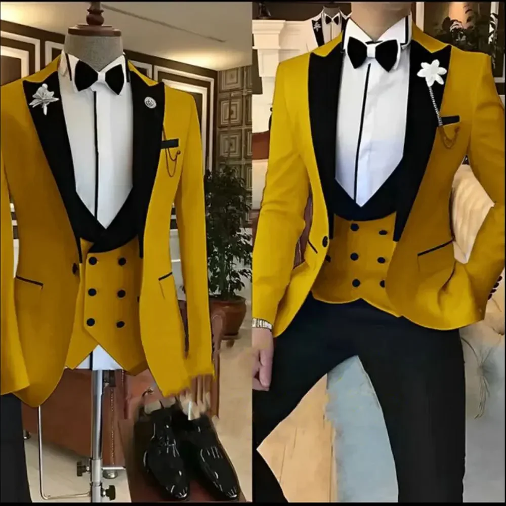 Slim Fit White Men Suits 3 Piece Groom Tuxedos for Wedding Groomsmen Italian Style Suit Jacket with Double Breasted Vest Pants