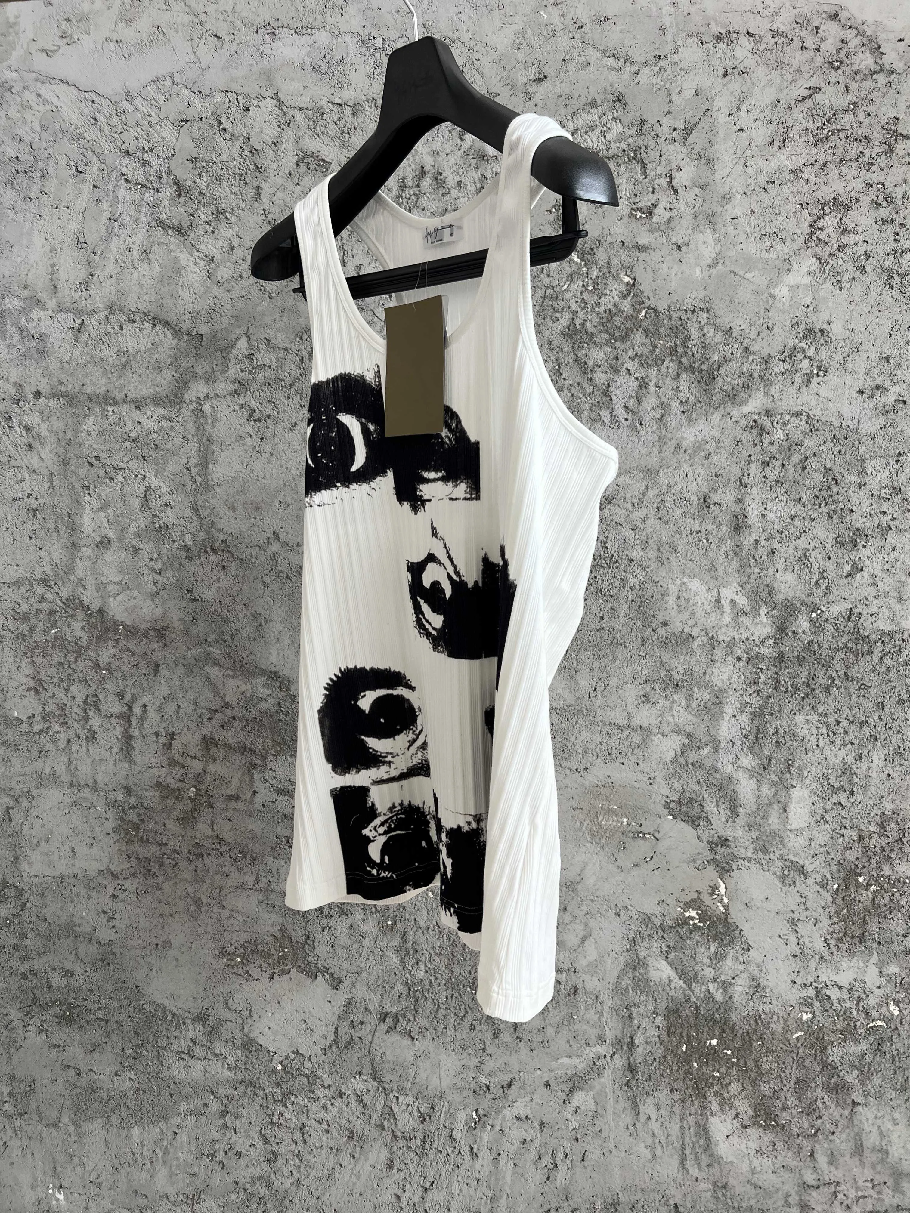 A white original design men's round-neck sweatshirt with eye print, made of pure cotton tank top