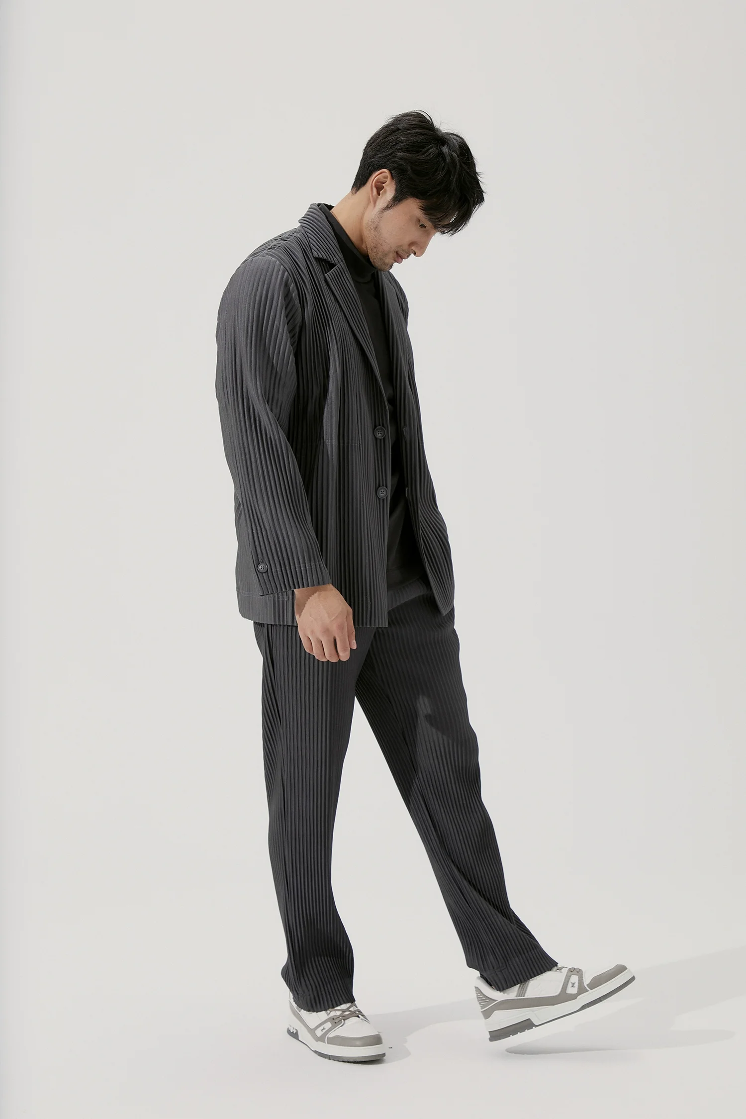Miyake Pleated Pants For Men Casual Pants Men Japanese Streetwear Men Fashion Japanese Style Trousers Baggy Pants Wild Trousers