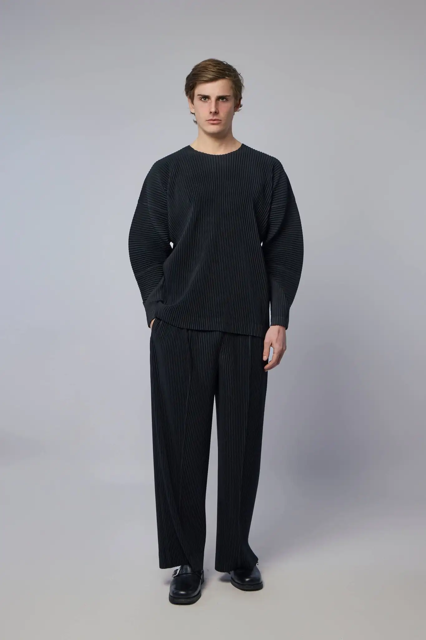 Miyake Pleated Wide Leg Pants Men Elastic Waist Straight Trousers With Side Pockets Wrinkle Resistant Japanese Minimalist