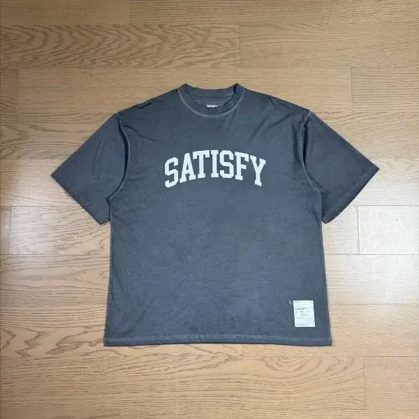 Satisfy Running AuraLite South French Washed Batik Jogging Cross Country Alphabet T-Shirt