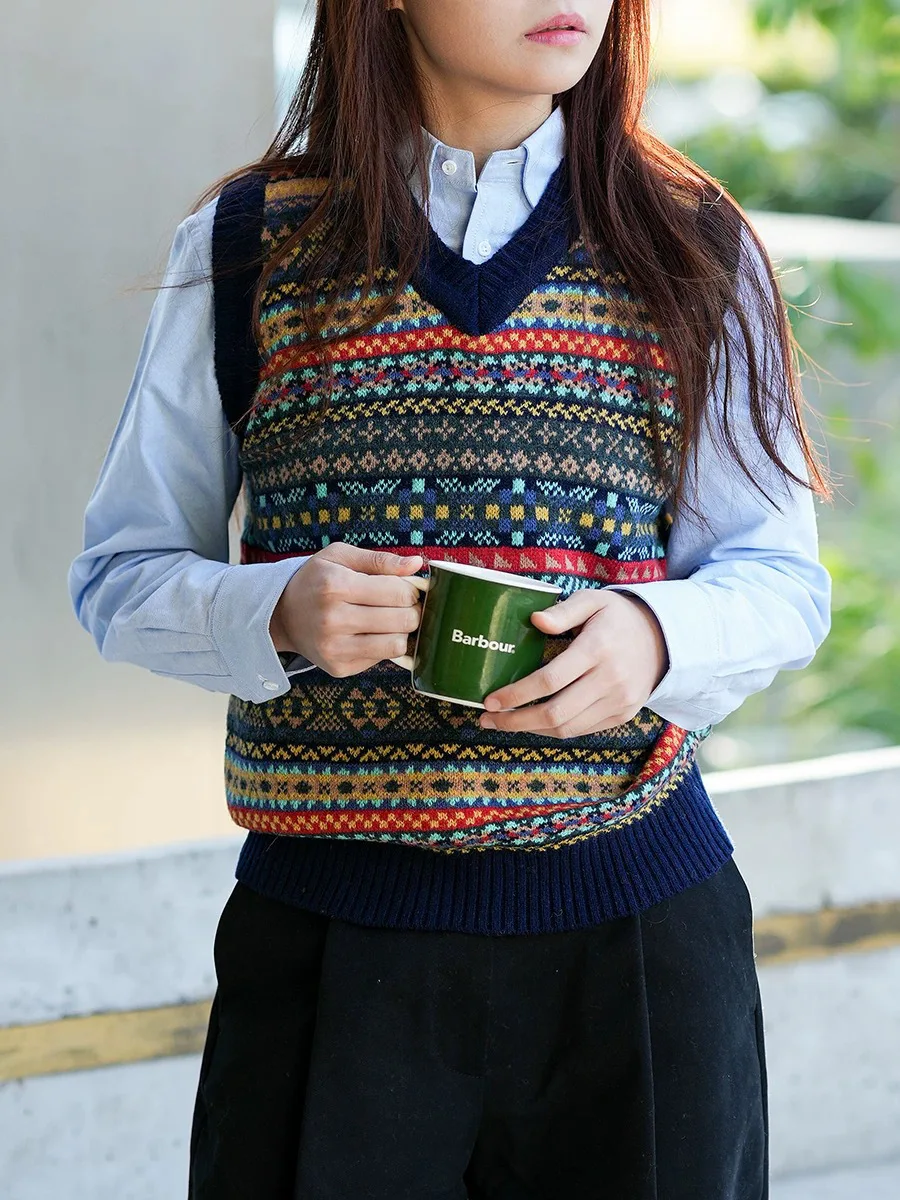 OKONKWO British retro Fair Isle pattern bottoming vest wool blend V-neck wool vest for men and women