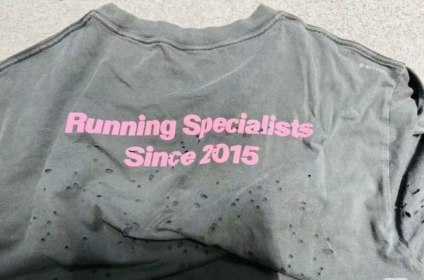 SATISFY washing water makes old holes sports trend short-sleeved T-shirt