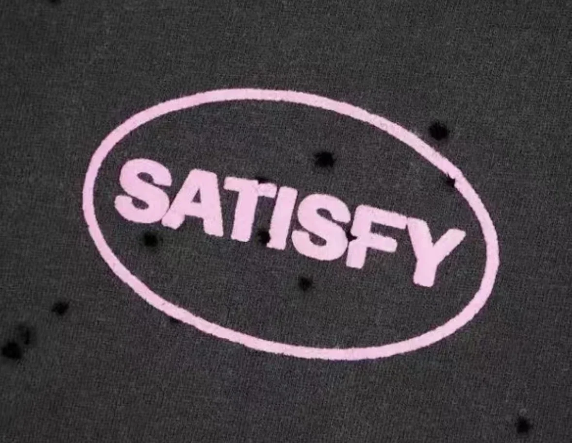 SATISFY washing water makes old holes sports trend short-sleeved T-shirt