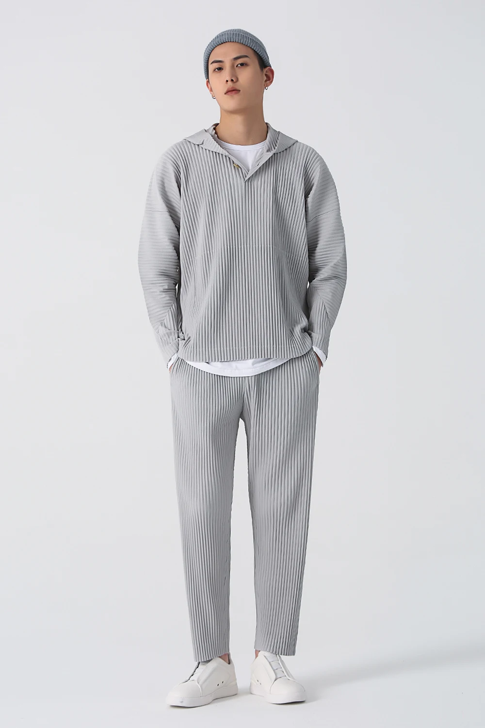 Miyake Pleated Pants Men Elastic Waist Loose Straight Casual Trousers with Side Pockets Wrinkle Resistant Dress Pants