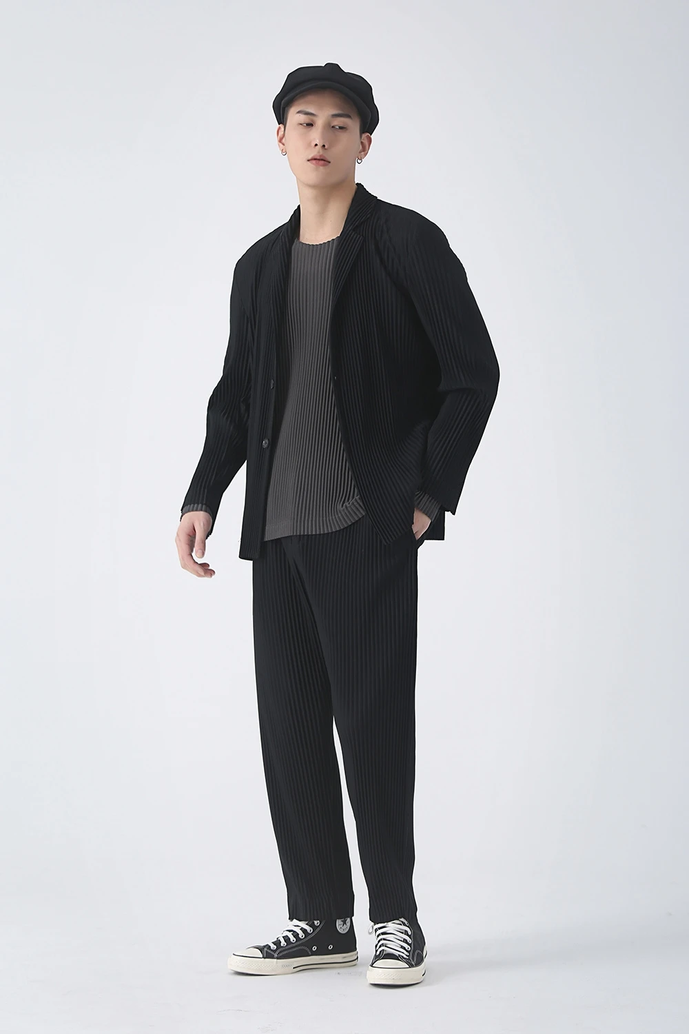 Miyake Pleated Pants Men Elastic Waist Loose Straight Casual Trousers with Side Pockets Wrinkle Resistant Dress Pants