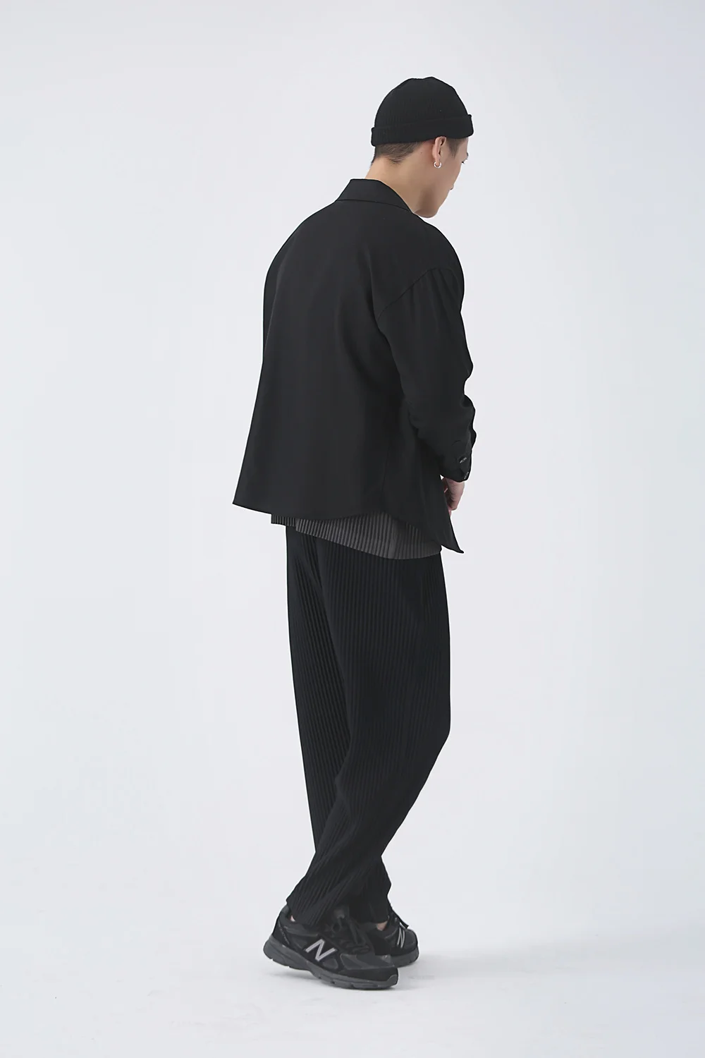 Miyake Pleated Pants Men Elastic Waist Loose Straight Casual Trousers with Side Pockets Wrinkle Resistant Dress Pants