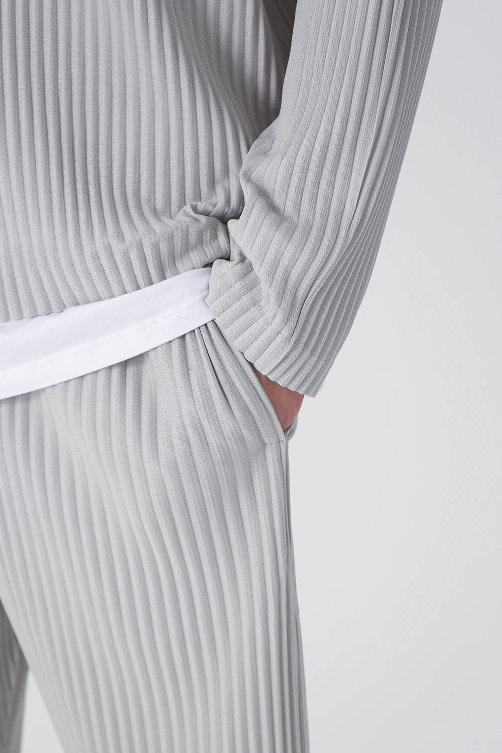 Miyake Pleated Pants Men Elastic Waist Loose Straight Casual Trousers with Side Pockets Wrinkle Resistant Dress Pants