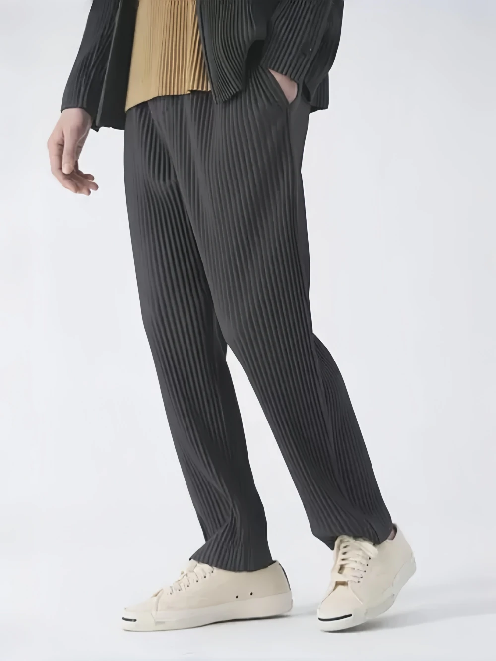 Miyake Pleated Pants Men Elastic Waist Loose Straight Casual Trousers with Side Pockets Wrinkle Resistant Dress Pants