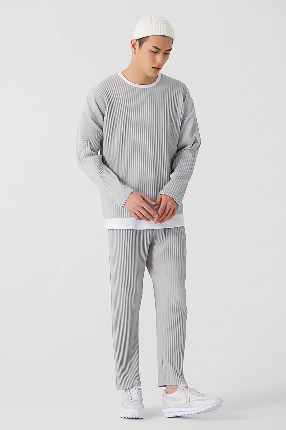 Miyake Pleated Pants Men Elastic Waist Loose Straight Casual Trousers with Side Pockets Wrinkle Resistant Dress Pants