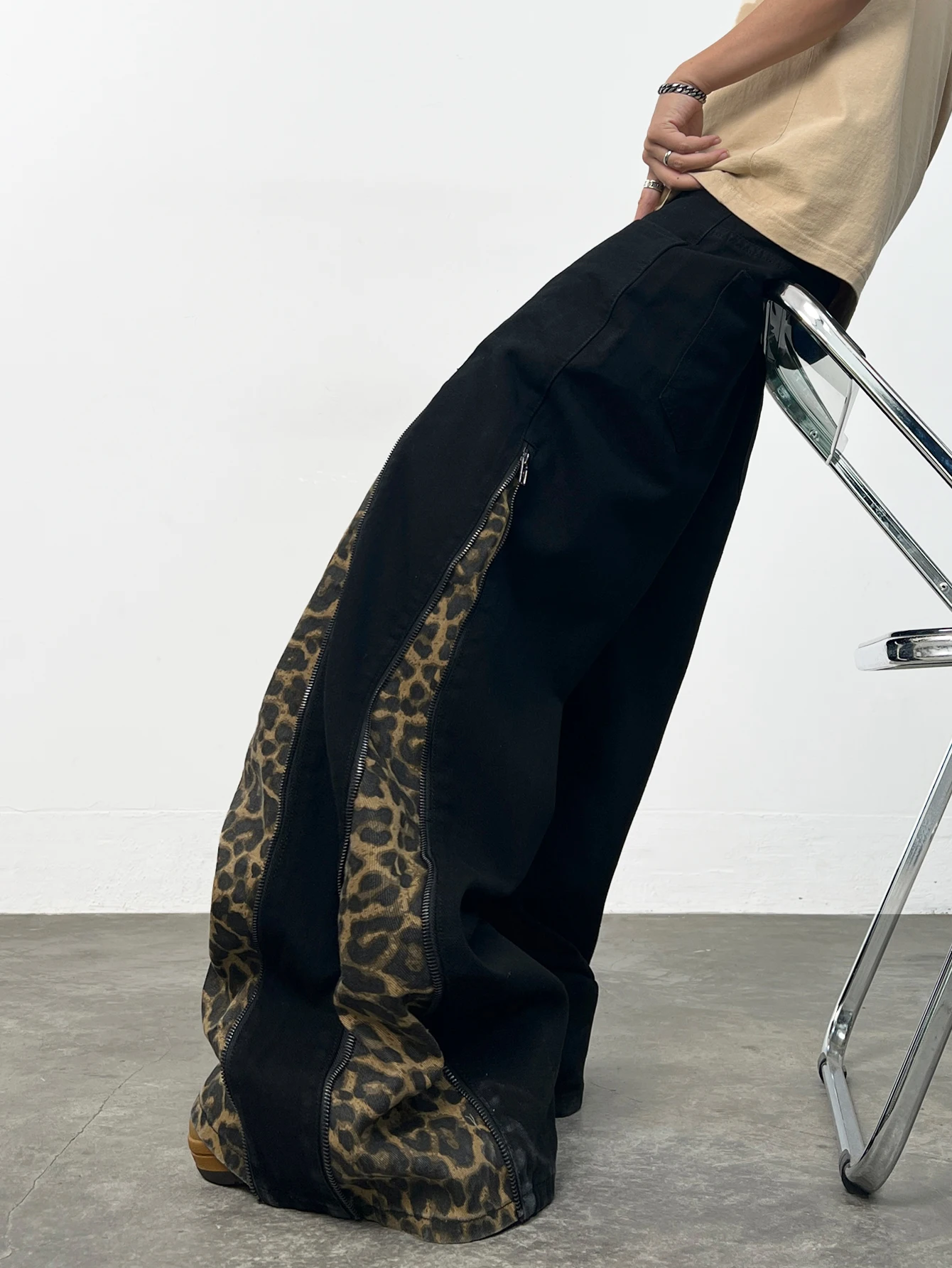 Men's Jeans Versatile Streetwear Wide Pants, Trendy Y2K Leopard Print Patchwork Men's Casual Trousers,Suitable For All Seasons