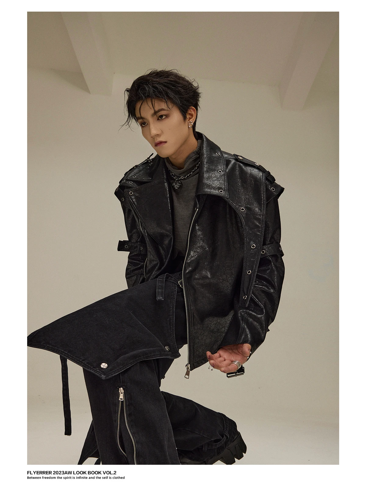 Mauroicardi Spring Autumn Cool Short Shiny Pu Leather Moto & Biker Jacket Men Belt Luxury Designer American Vintage Clothes 2025