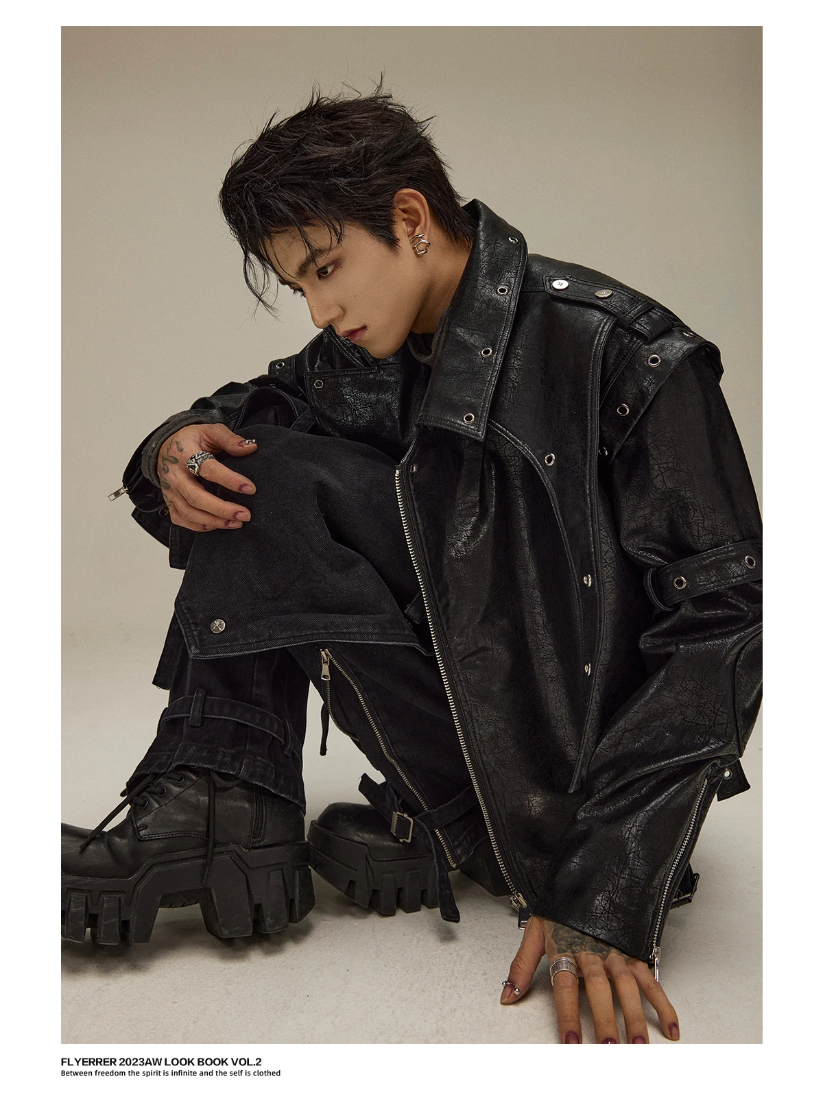 Mauroicardi Spring Autumn Cool Short Shiny Pu Leather Moto & Biker Jacket Men Belt Luxury Designer American Vintage Clothes 2025