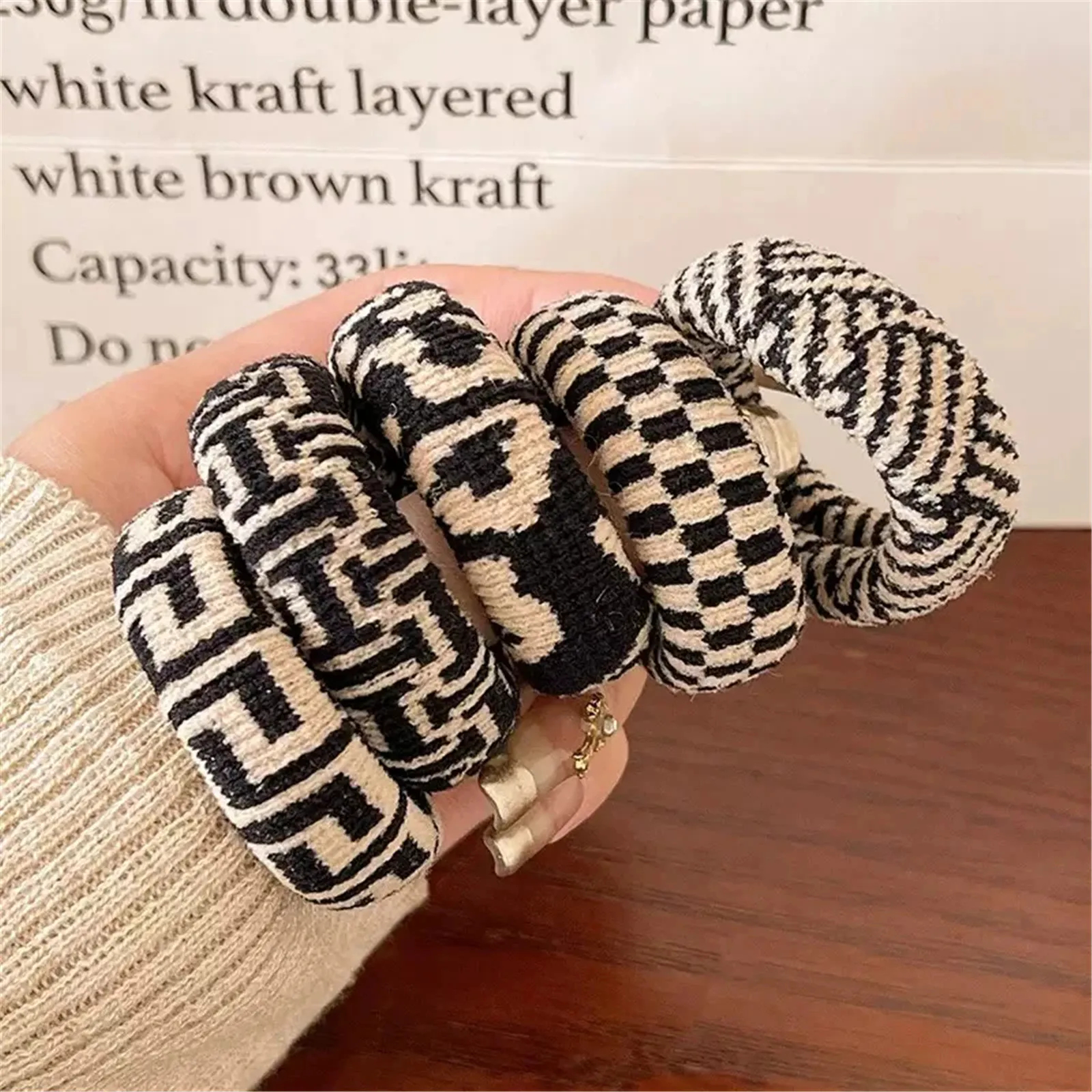 5Pcs Korean High-Elasticity Seamless Hair Ties,Black and White Checkered Traceless Hair Ring,Simple and Durable Thick Hair Bands