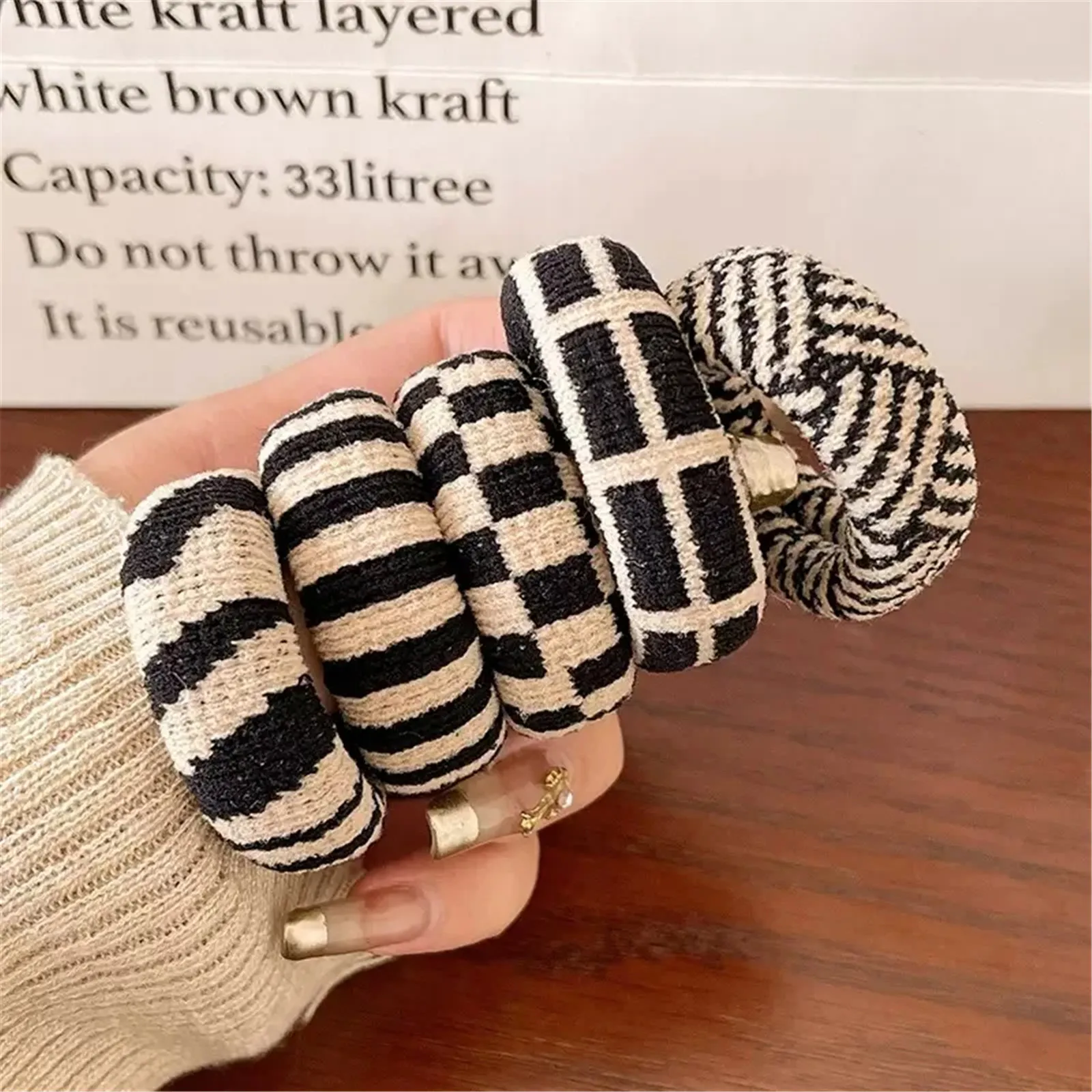5Pcs Korean High-Elasticity Seamless Hair Ties,Black and White Checkered Traceless Hair Ring,Simple and Durable Thick Hair Bands