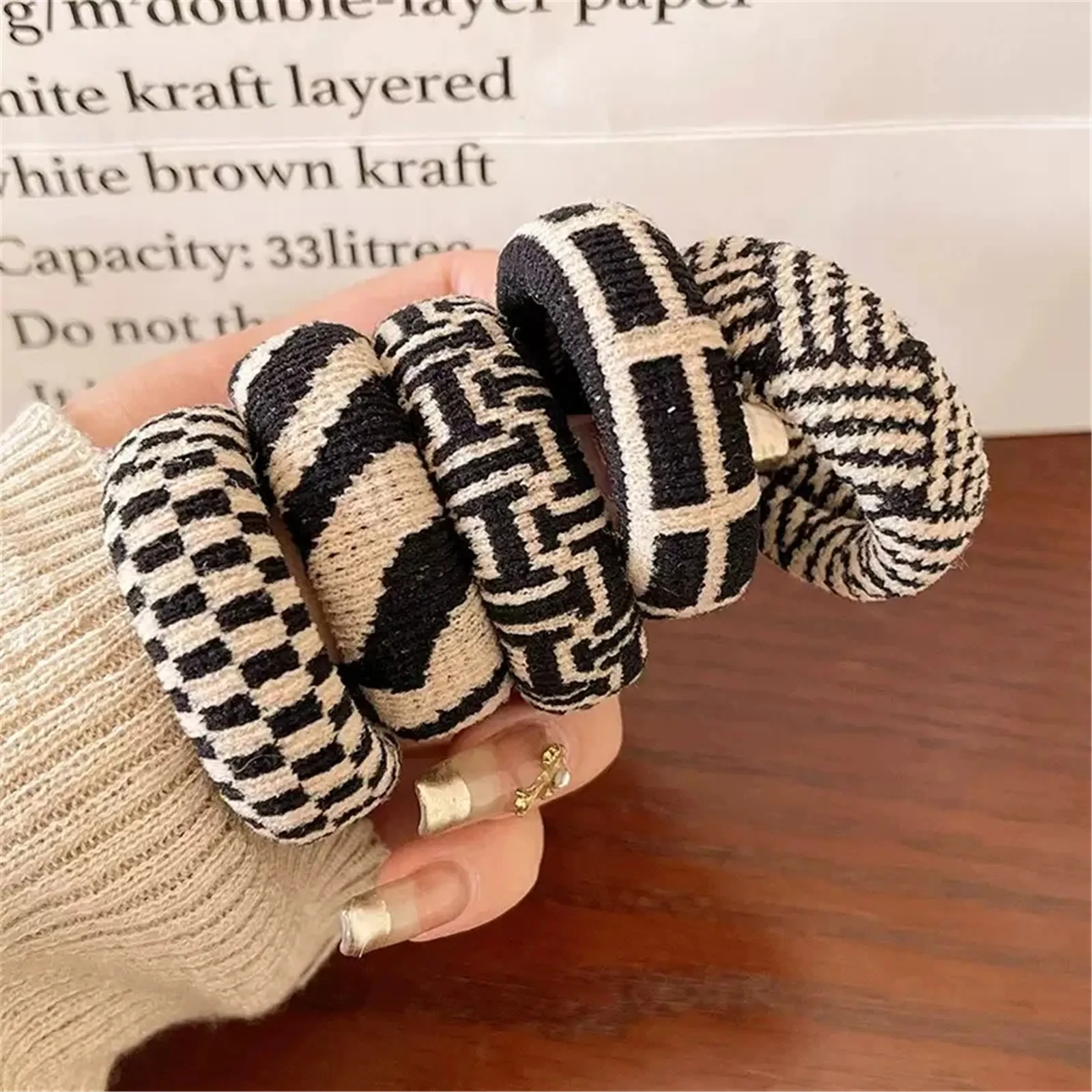 5Pcs Korean High-Elasticity Seamless Hair Ties,Black and White Checkered Traceless Hair Ring,Simple and Durable Thick Hair Bands