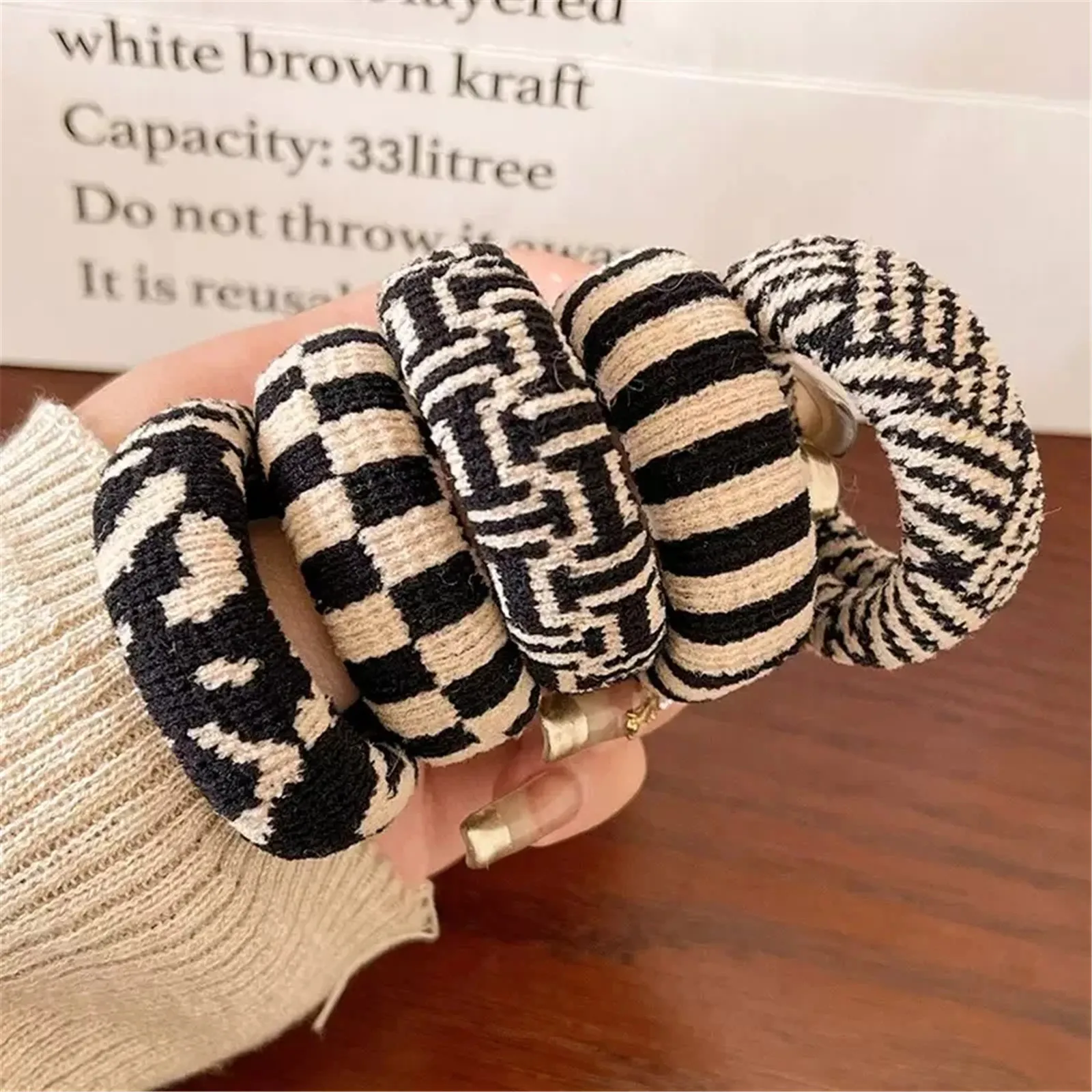 5Pcs Korean High-Elasticity Seamless Hair Ties,Black and White Checkered Traceless Hair Ring,Simple and Durable Thick Hair Bands