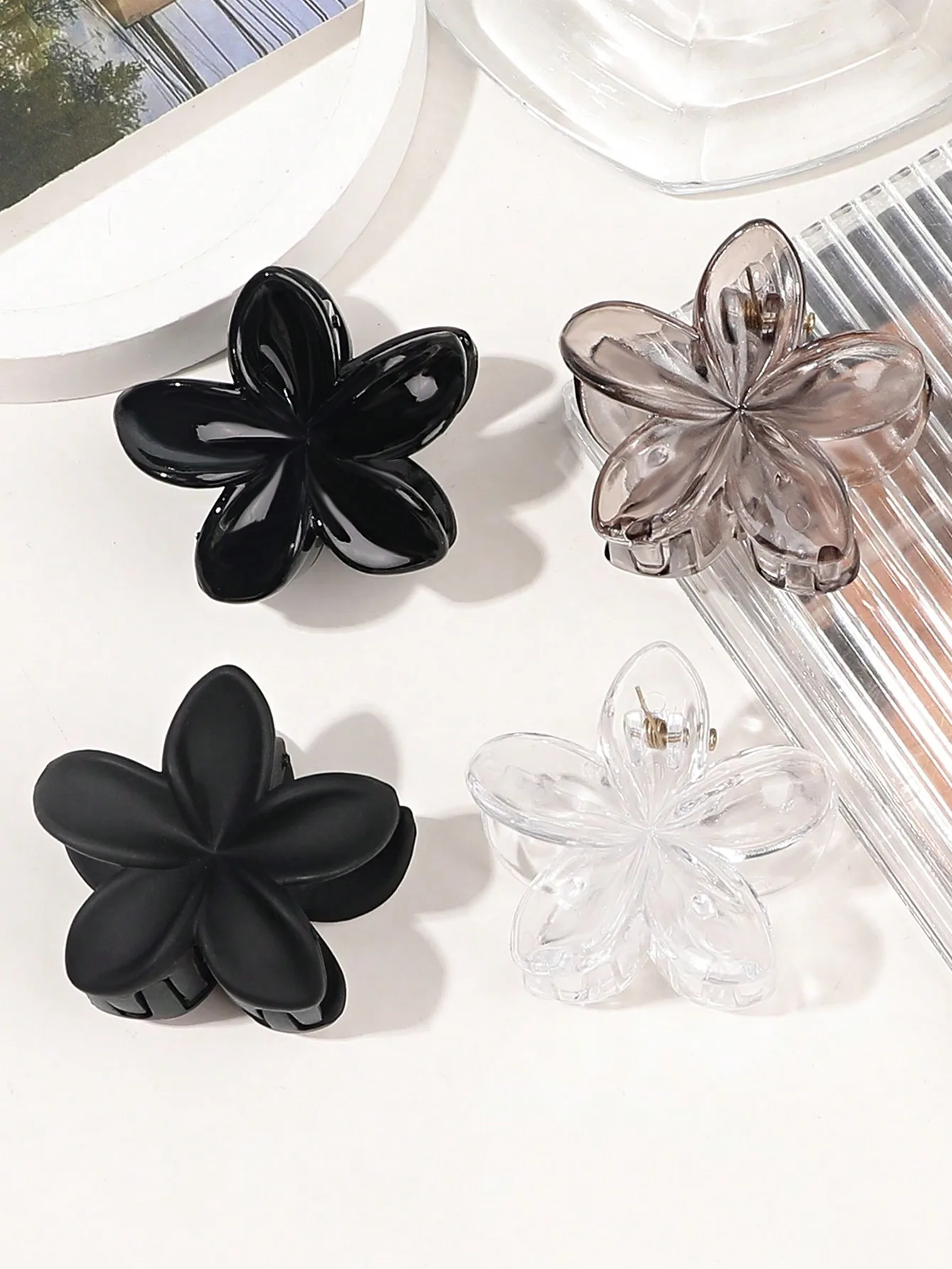4Pcs Multicolor Flower Hair Claw Clips for Women Girls Nonslip Cute Fashion Hair Accessories Small Hairpin Crab Barrette Style