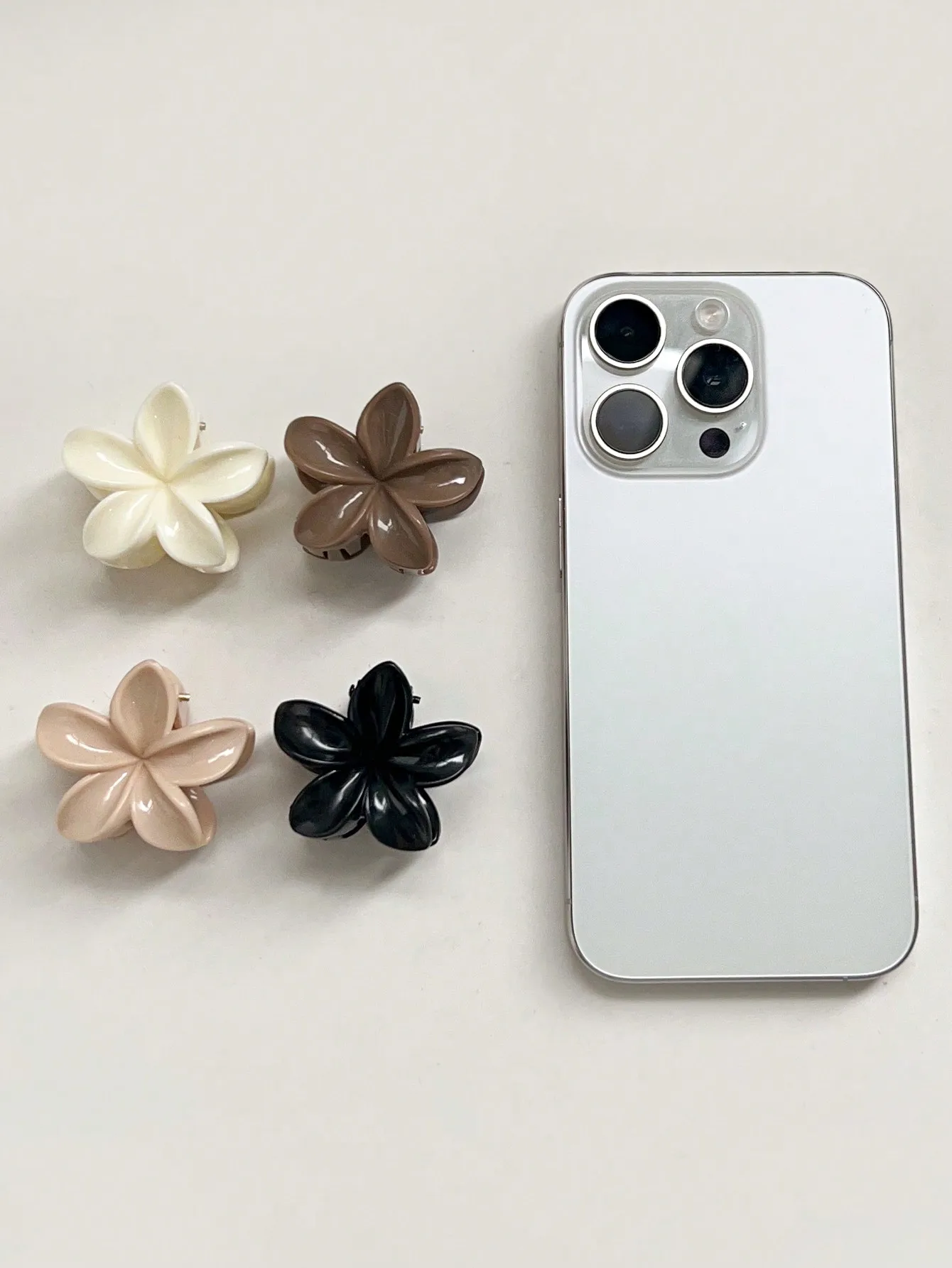 4Pcs Multicolor Flower Hair Claw Clips for Women Girls Nonslip Cute Fashion Hair Accessories Small Hairpin Crab Barrette Style