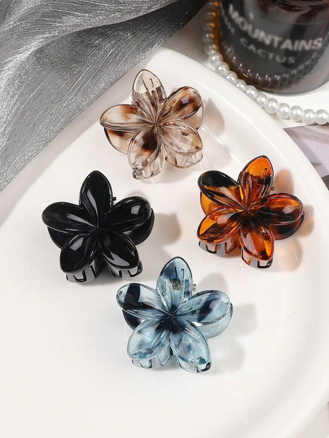 4Pcs Multicolor Flower Hair Claw Clips for Women Girls Nonslip Cute Fashion Hair Accessories Small Hairpin Crab Barrette Style