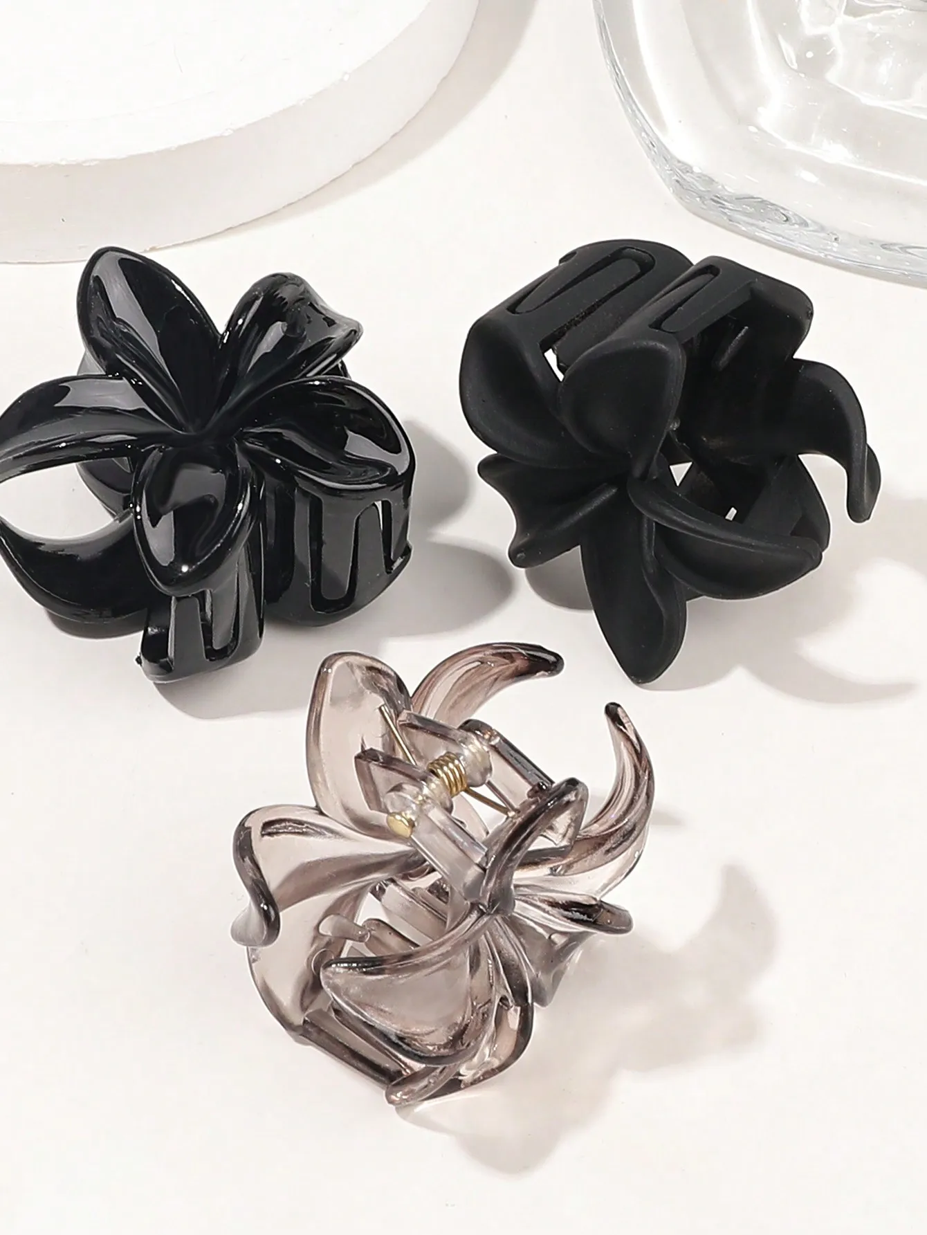 4Pcs Multicolor Flower Hair Claw Clips for Women Girls Nonslip Cute Fashion Hair Accessories Small Hairpin Crab Barrette Style
