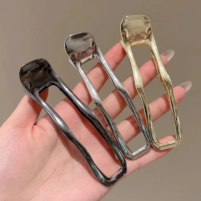 Hollow Rectangle Hair Claw Clips Metal Duckbill Hair Clips Non-Slip Grip Hair Barrettes Geometric Hair Accessories for Daily