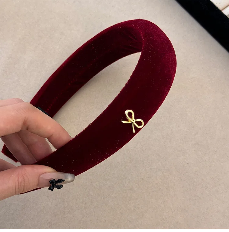 Korean autumn winter atmosphere headband women's 2024 new high cranial top velvet headband high sense retro hair accessories