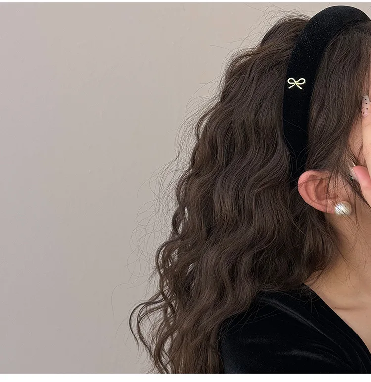 Korean autumn winter atmosphere headband women's 2024 new high cranial top velvet headband high sense retro hair accessories