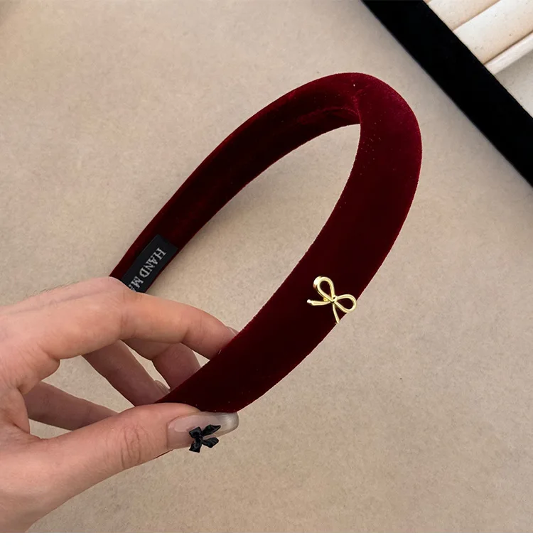Korean autumn winter atmosphere headband women's 2024 new high cranial top velvet headband high sense retro hair accessories