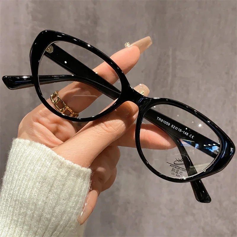 Retro Cat Eye Korean Myopia Glasses Fashionable Anti Blue Light Near Sight Glasses Ultra Light Unisex Transparent Eyewear