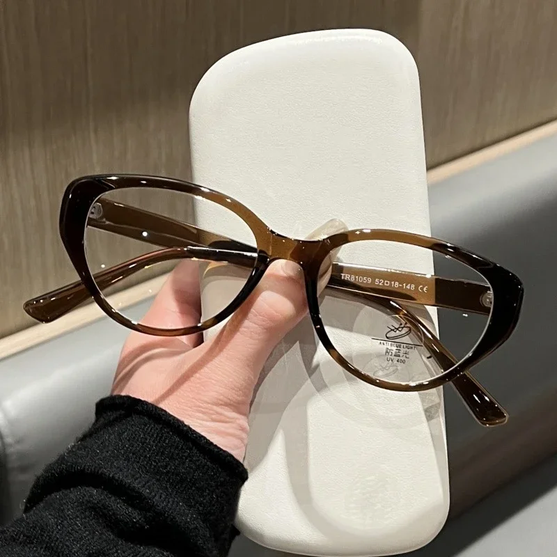 Retro Cat Eye Korean Myopia Glasses Fashionable Anti Blue Light Near Sight Glasses Ultra Light Unisex Transparent Eyewear