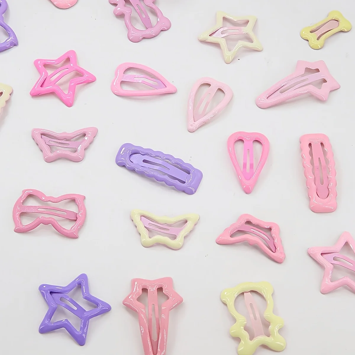 8/16/24/32 Pieces of Pink and Purple Lace-Trimmed Side Clips in Random Colors and Styles | Sweet Style – Valentine’s Day