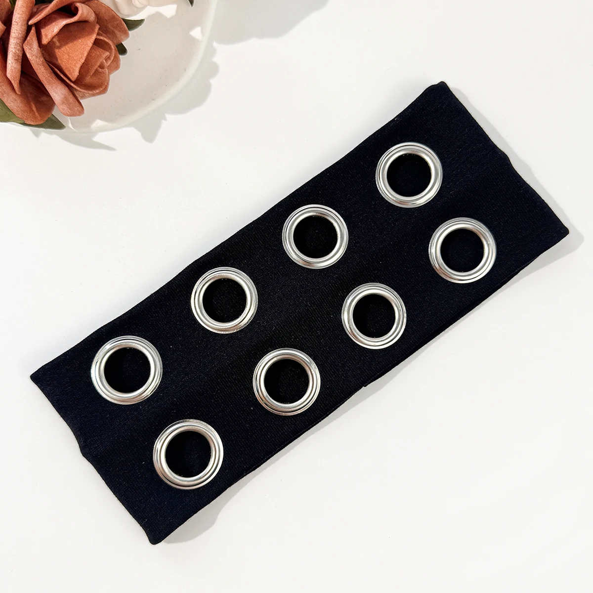 Hip-hop punk style hollowed-out air eye metallic stretch headband for both men and women, music festival rock dark headband