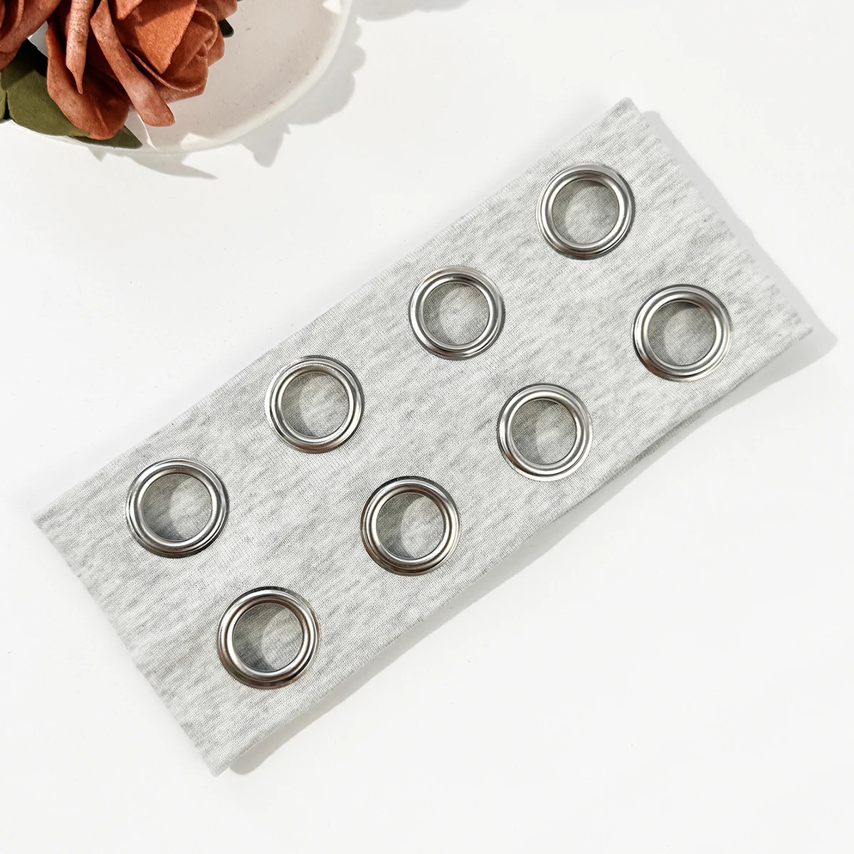 Hip-hop punk style hollowed-out air eye metallic stretch headband for both men and women, music festival rock dark headband