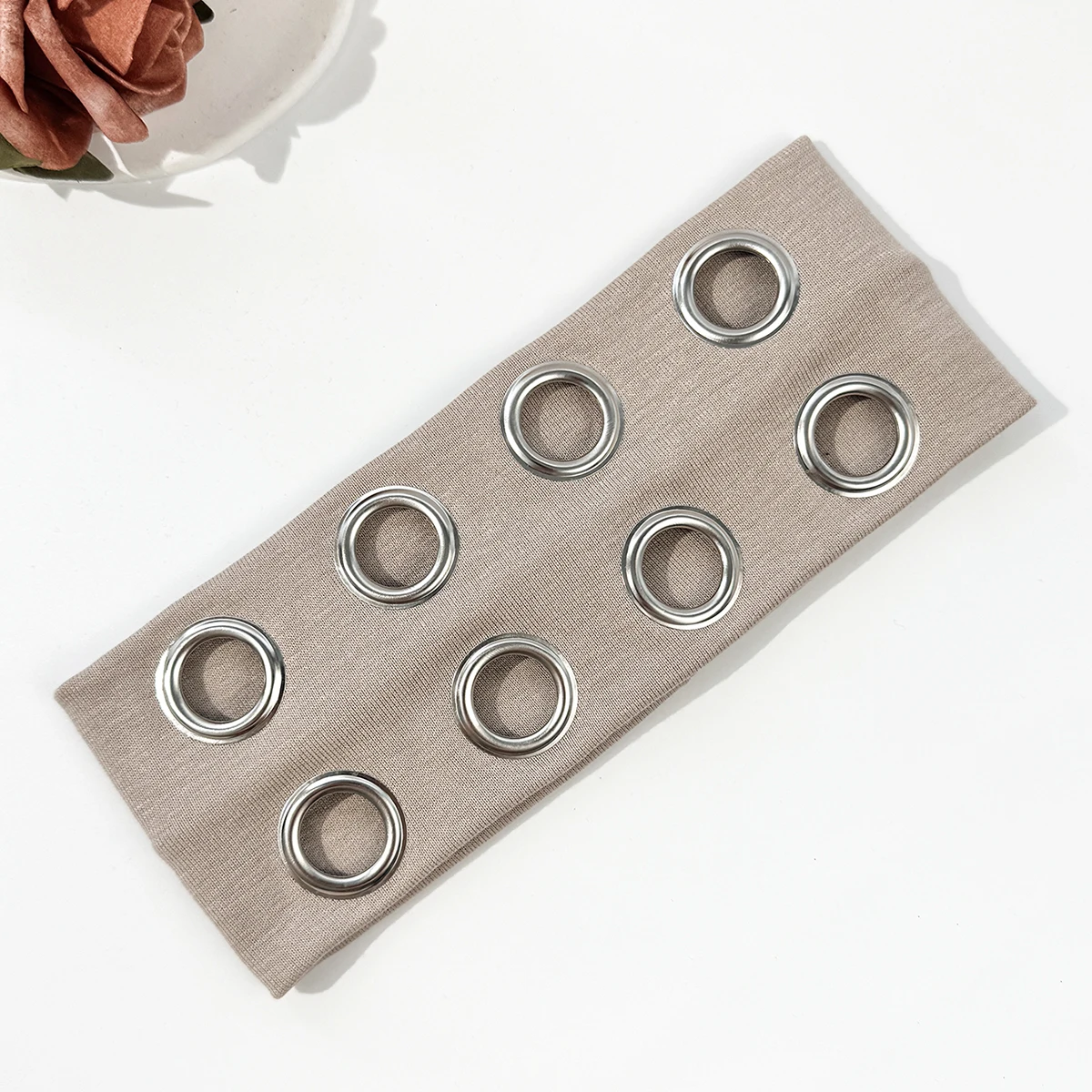 Hip-hop punk style hollowed-out air eye metallic stretch headband for both men and women, music festival rock dark headband