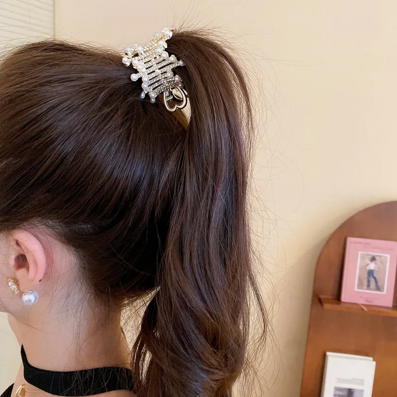 Fashion Irregular Metal Hair Claw Clip Women Shiny Rhinestone High Ponytail Shark Hairpins for Girls Hair Accessories Headwear