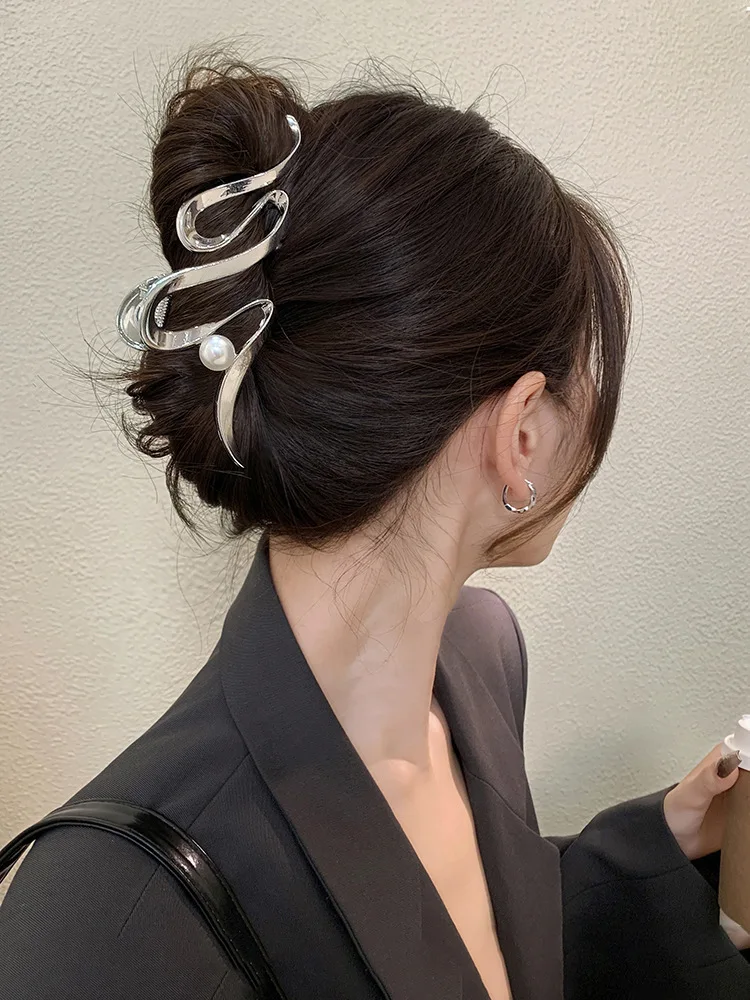Metal Hair Clip Fashion Barrettes Korean Geometric Black Bow knot Hair Claw for Women Thick Thin Accessories Bath Crab Clamp