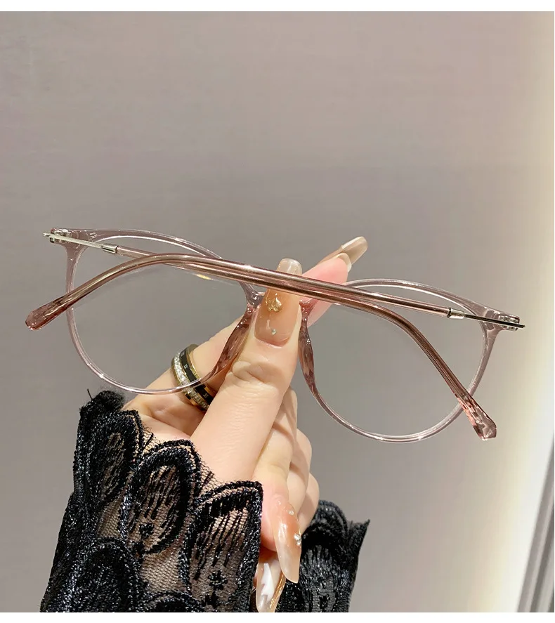 Photosensitive Color-changing Nearsighted Glasses With Anti-blue Light Protection.8147