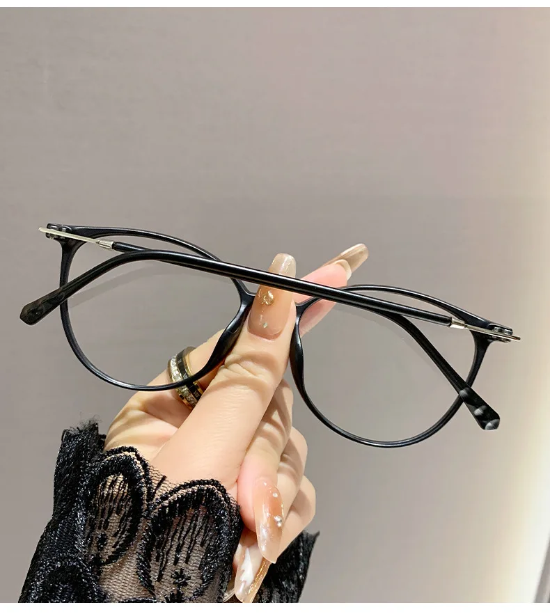 Photosensitive Color-changing Nearsighted Glasses With Anti-blue Light Protection.8147
