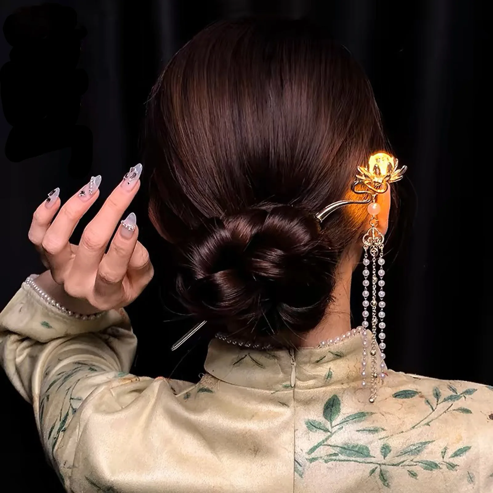 Luminous Flower Hairpin Women Creative Lotus Emit Light Lantern Tassel Hair Stick Vintage Chinese Style Fashion Hair Accessories
