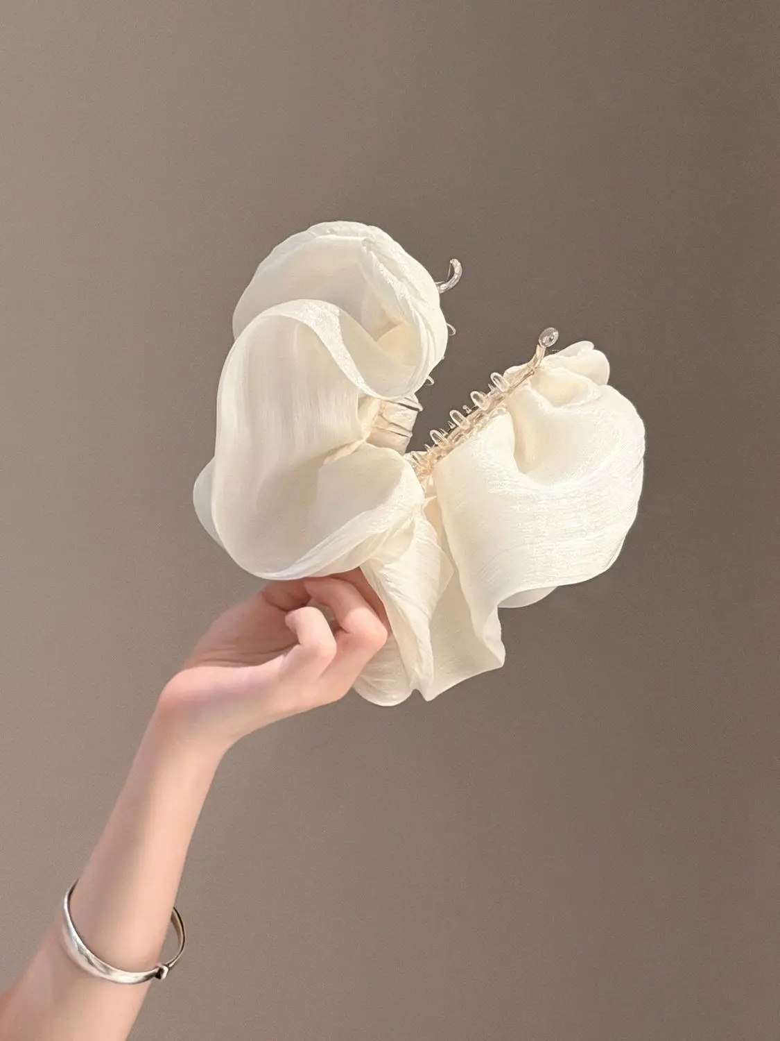 Soft Pleated Chiffon Flower Banana Hair Clips Anti Slip Holder Elegant Hair Barrettes Women Daily Wedding Party Hair Accessories