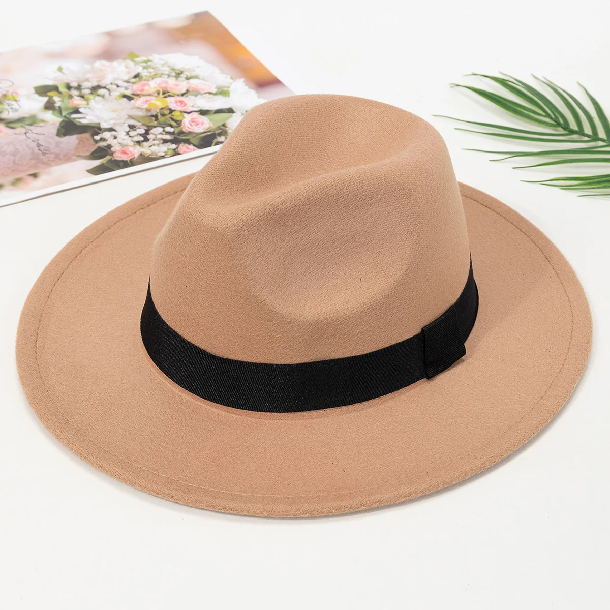 Autumn and winter men and women's new large brimmed hats, fashionable woolen jazz hats, English style top hats