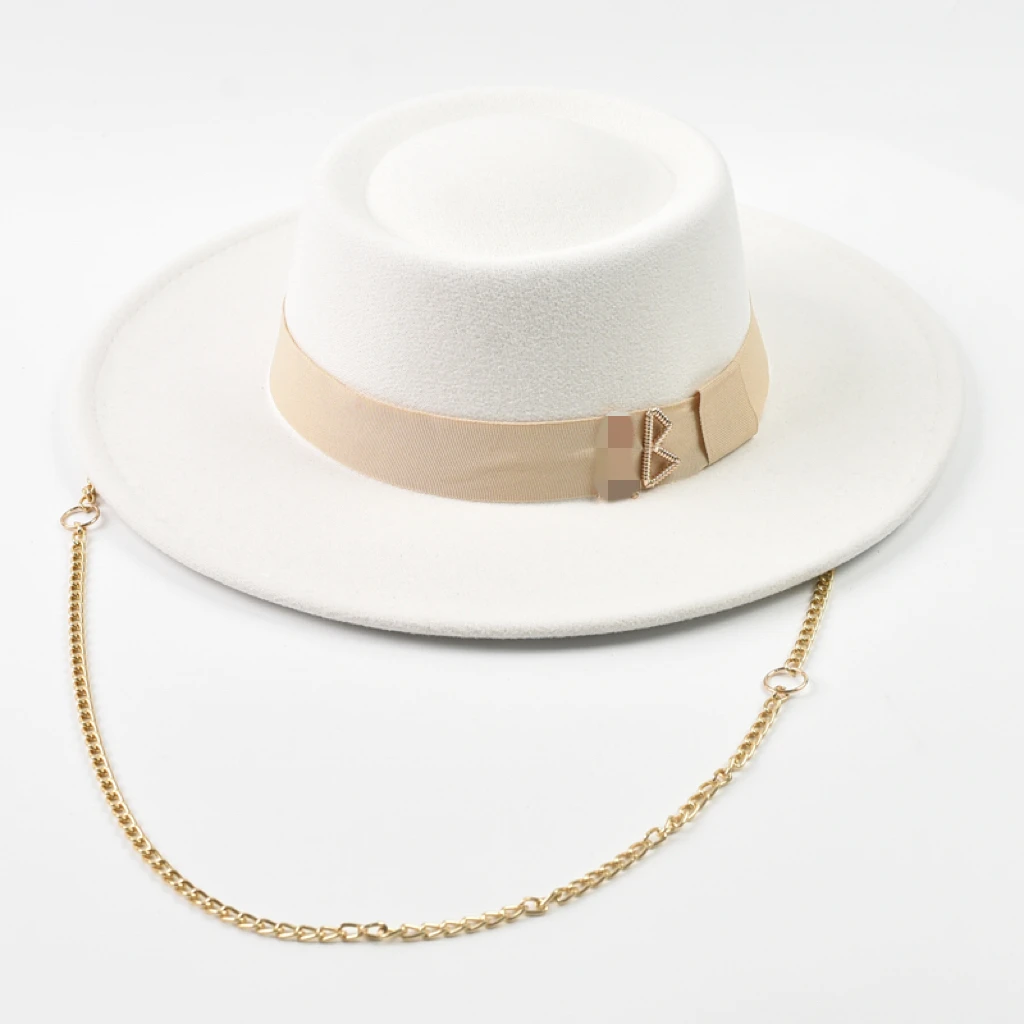 Women's Fedora Hat Fashionable Metal RB Letter Felt Hat Autumen Winter Derby Wedding Jazz Hats