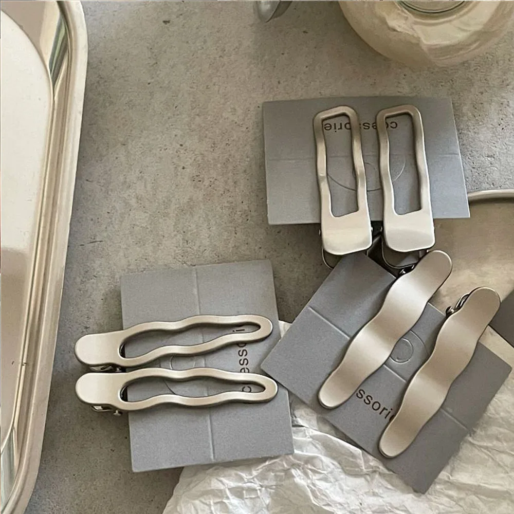 2pcs Silver Color Metal Silver Wave Line Hairclip With Geometric Hollow Alloy Duckbill Clips Side Bangs Female Ladies Hairpins